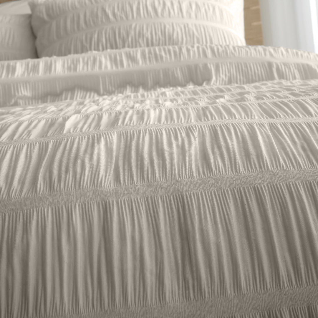 Catherine Lansfield Seersucker Reversible Duvet Cover & Pillowcase Set