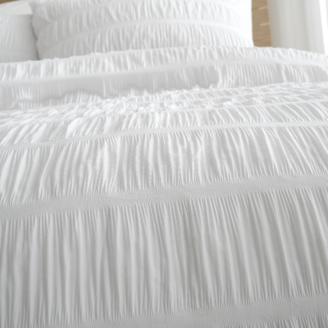 Catherine Lansfield Seersucker Reversible Duvet Cover & Pillowcase Set
