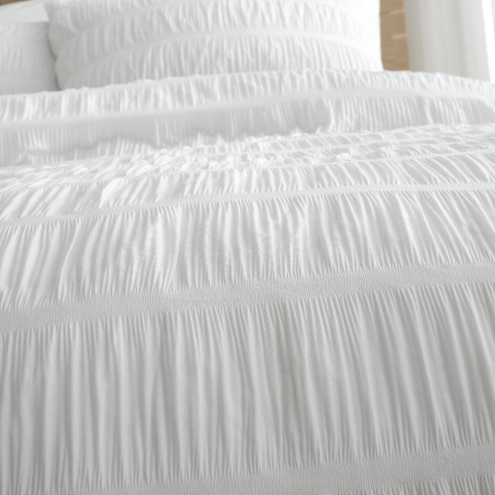 Catherine Lansfield Seersucker Reversible Duvet Cover & Pillowcase Set