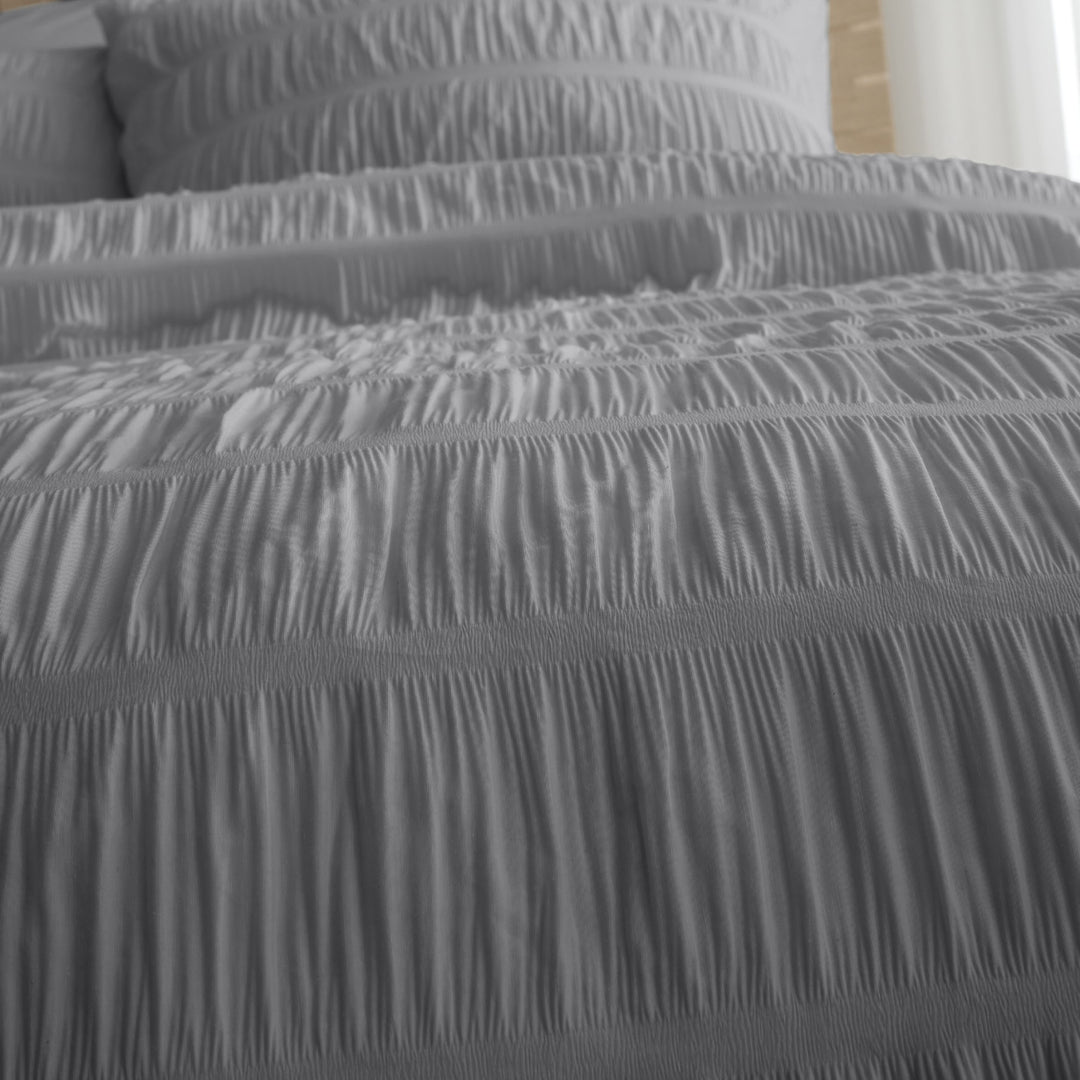 Catherine Lansfield Seersucker Reversible Duvet Cover & Pillowcase Set