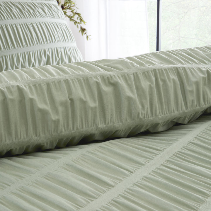 Catherine Lansfield Seersucker Reversible Duvet Cover & Pillowcase Set